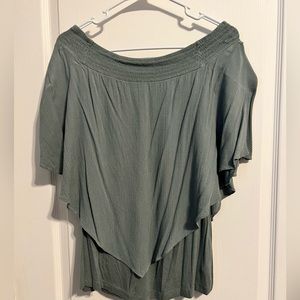 Alyx Size Large sage green top